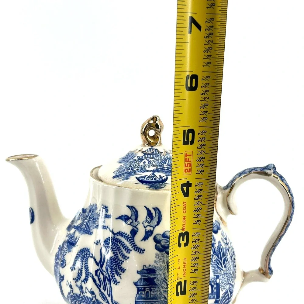 VTG Sadler Blue Willow Teapot Blue White Chinoiserie Ceramic Gold Trim Pagoda
